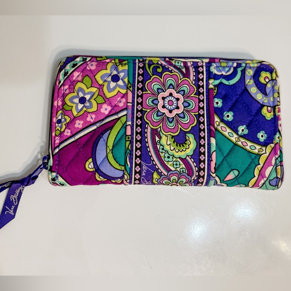 Vera Bradley wallet - Picture 1 of 5